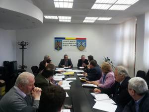 Şedinţa Comisiei județeane de fond funciar, prezidată de prefectul Florin Sinescu