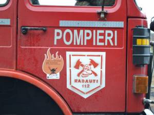 La incendiu au intervenit Garda de intervenţie Vicovu de Sus şi Detaşamentul de pompieri Rădăuţi