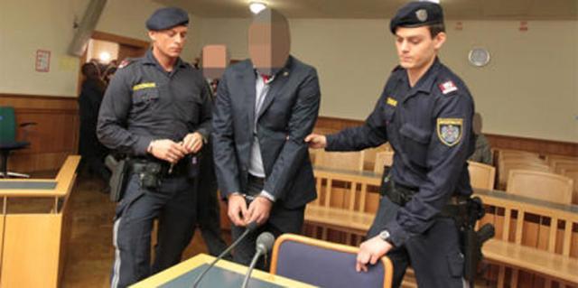 Criminalul, în sala de judecată din Viena. Foto: www.heute.at