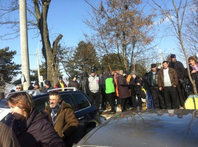 Peste 200 de oameni din judeţele Botoşani şi Suceava au protestat ieri la Siret