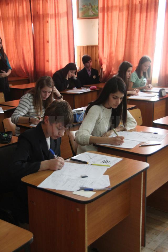 Simulările vizează familiarizarea elevilor cu atmosfera şi rigorile unui examen