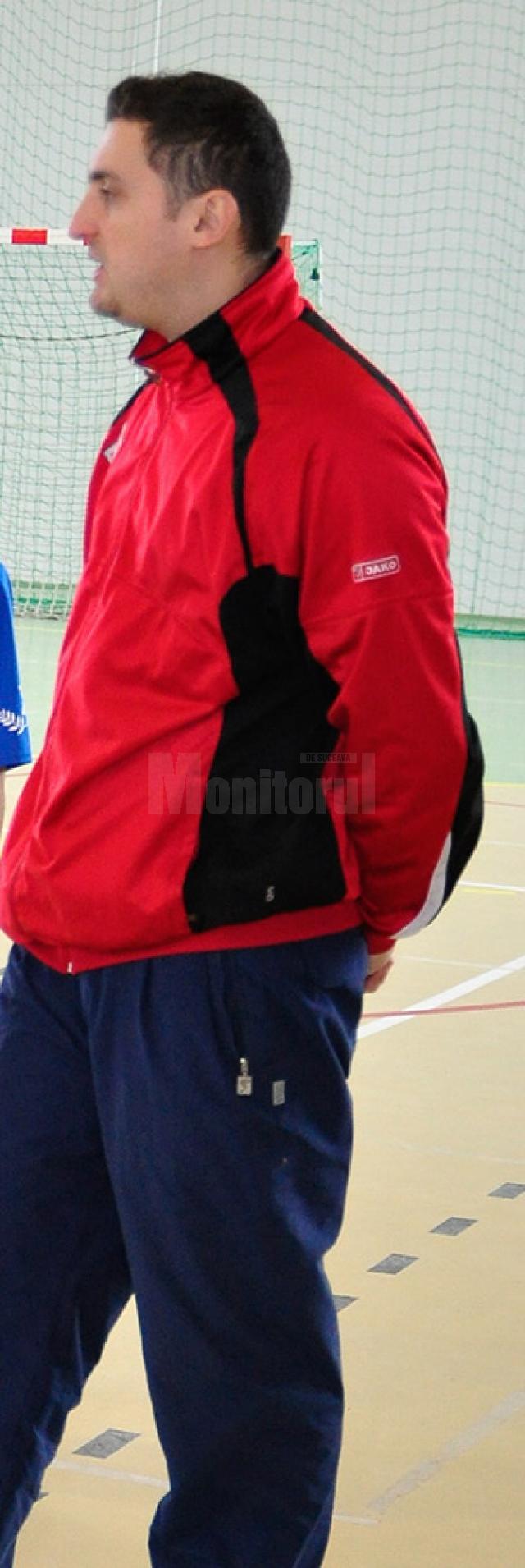 Marius Stan speră la o medalie naţională cu echipa pe care o pregăteşte