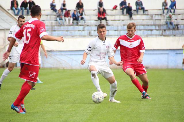 Andrei Cerlincă (la minge) a fost convocat din nou la echipa naţională Under 19