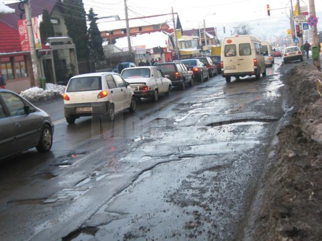 Primăria Suceava va demara în perioada următoare un program de reparaţii stradale la rece