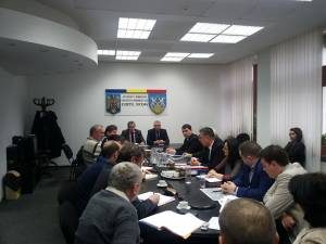 Autoritățile din Suceava și Botoșani caută soluții pentru rezolvarea unui litigiu funciar de la granița dintre cele două județe