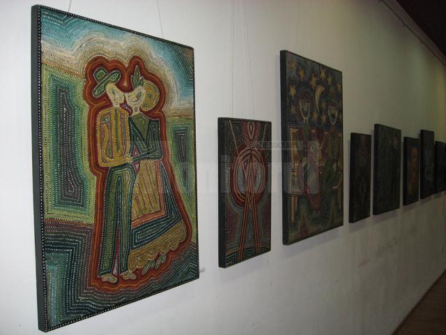 O expoziţie de pictură dăruită tuturor femeilor din Suceava