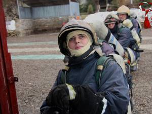 Simona Cojocar: Cu curaj, ambiţie şi pregătire adecvată şi o femeie poate fi pompier