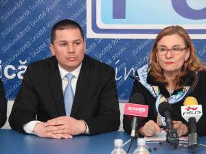 Preşedintele Organizaţiei Judeţene Suceava a PC, deputatul Cezar Cioată, şi vicepreşedintele PC, deputatul Maria Grapini