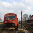 Trenul Regiotrans face zilnic opt curse tur-retur de la Fălticeni la Dolhasca, una fiind prelungită până la Paşcani