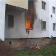 Apartamentul cuprins de incendiu