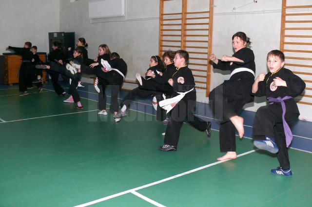 Rezultate bune pentru practicanţii Qwan Ki Do la Campionatul Naţional pentru Juniori şi Seniori