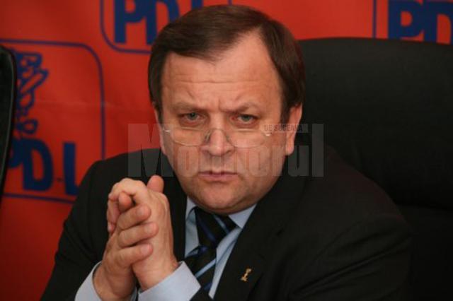 Preşedintele Organizaţiei Judeţene Suceava a PDL şi secretarul general al acestui partid, senatorul Gheorghe Flutur