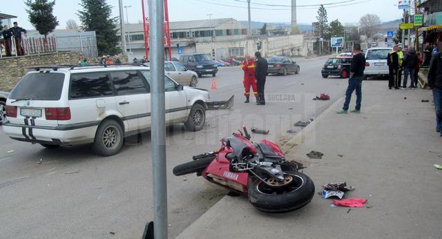 Impactul motocicletei cu maşina i-a fost fatal tânărului de 25 de ani. Foto: CRONICA de FĂLTICENI