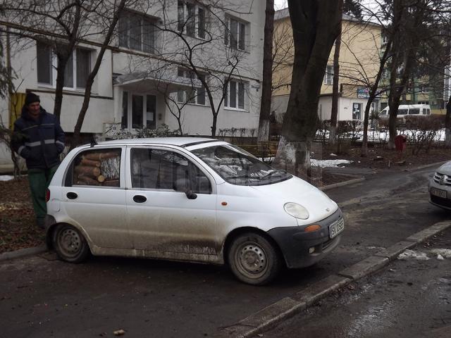 Unul dintre poliţiştii trimişi la faţa locului i-a dat maximul de amenda tânărului care a sunat la 112