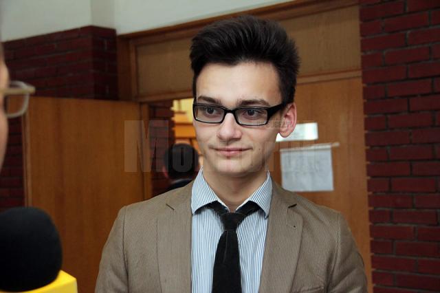 Lucian Bicsi este elev în clasa a XI-a la Colegiul Naţional „Ştefan cel Mare”