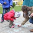 Desene pe asfalt, în parcul central al Sucevei, de Ziua Autismului