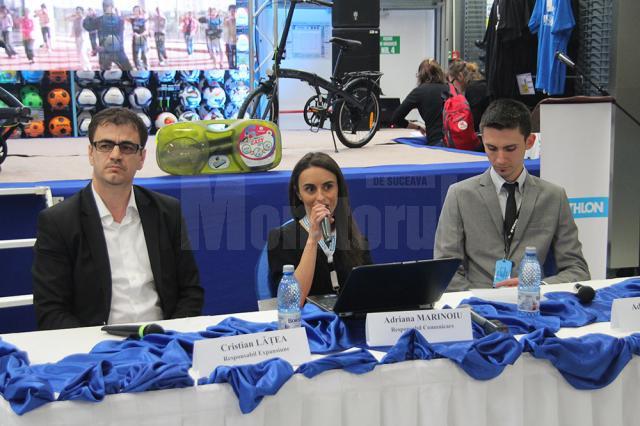 Reprezentanţii Decathlon - Cristian Lăţea, Adriana Marinoiu şi Adrian Zlătan