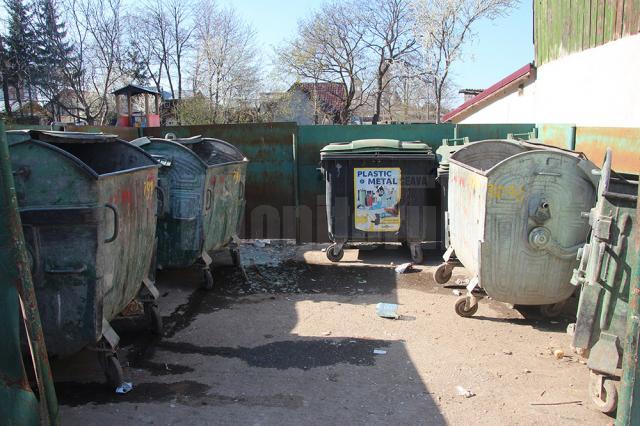 În municipiul Suceava lipsesc cu desăvârşire containerele pentru recuperarea sticlei