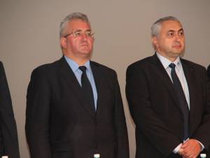 Primarul Ion Lungu şi rectorul Valentin Popa încă mai caută soluţii pentru a sprijini activitatea handbalistică din Suceava