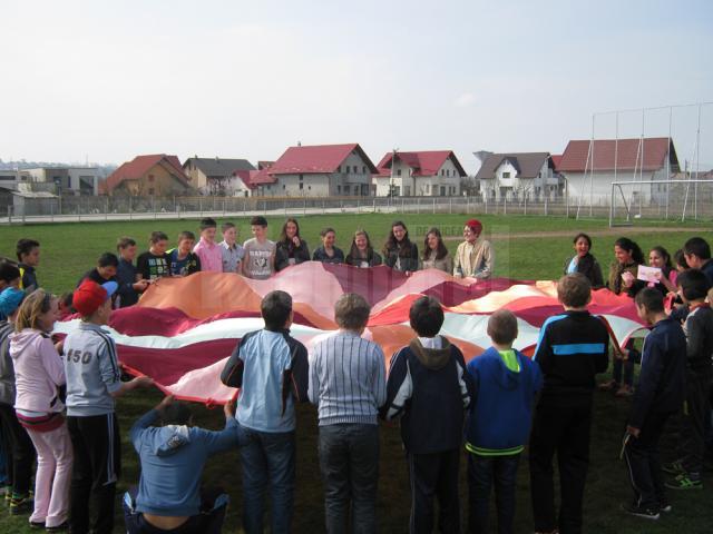 Palatul Copiilor Suceava a organizat activităţi la Şcoala „Dimitrie Păcurariu” Şcheia