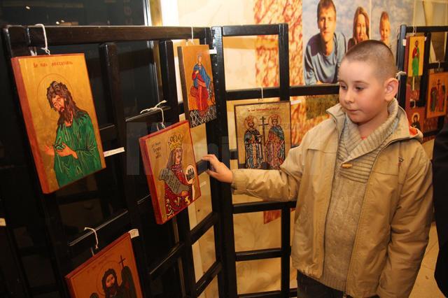 Expoziţia „Fereastră spre cer”, ediţia a VII-a, la Iulius Mall Suceava