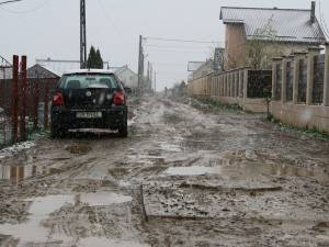 Aşa arată străzile din cartierul de vile dintre Burdijeni şi Iţcani
