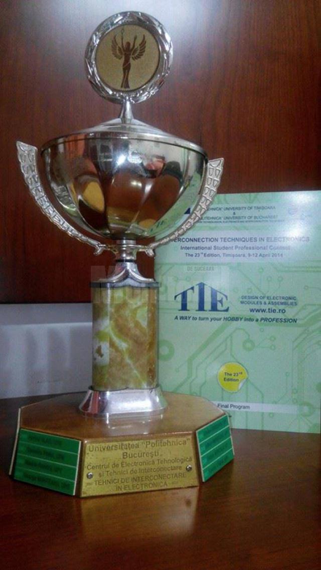Un student al Universităţii din Suceava a câştigat trofeul unui concurs internaţional de electronică
