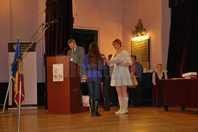 Universitatea din Suceava a premiat cei mai buni elevi de la Olimpiada de limbi romanice