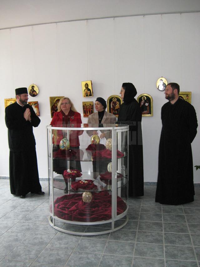 Expoziţia de artă religioasă „Icoana de la meşteşug la mărturisire”