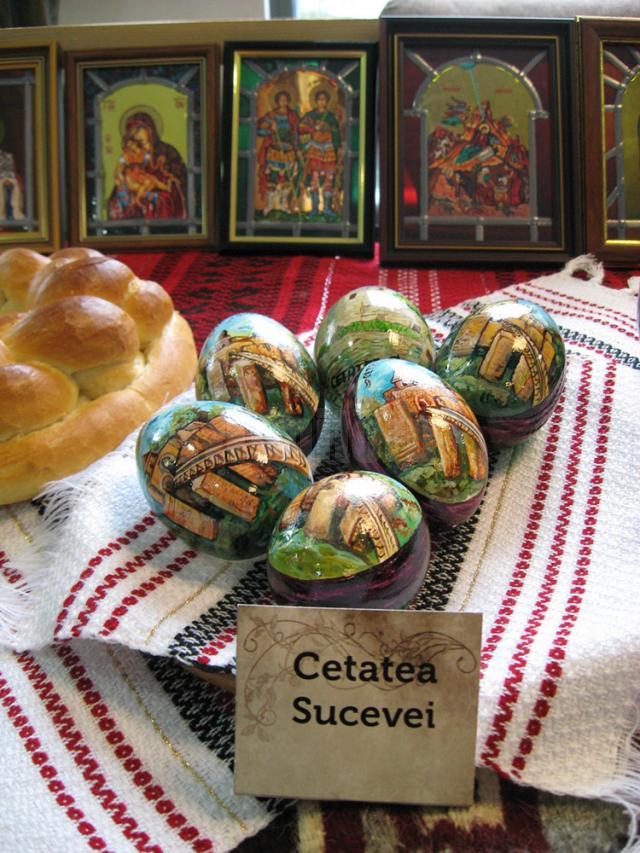 Expoziţia „Oul încondeiat - Tradiţie şi modernitate”, realizată de artistul popular Georgeta Iliuţă