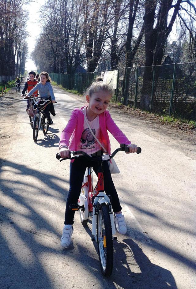 Cu bicicletele de la Ipoteşti la Suceava