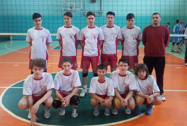 Echipa de juniori III a Colegiului Naţional „Nicu Gane” din Fălticeni a fost la un pas de medalia de aur la turneul final
