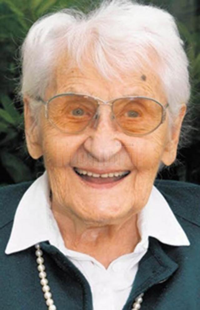 Hildegard Pușcaș s-a născut la 28 august 1906, în Vatra Moldoviţei