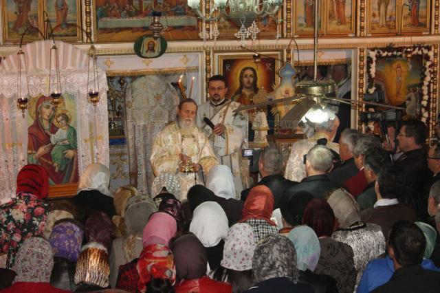 Sfânta Liturghie la Catedrala „Învierea Domnului” din Fălticeni