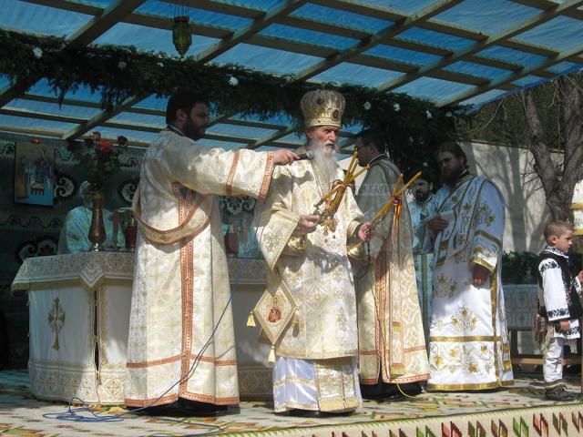Mănăstirea Voroneţ a îmbrăcat ieri straie de sărbătoare