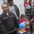 Copiii romi din Pătrăuţi vor să meargă la grădiniţă, nu la cerşit