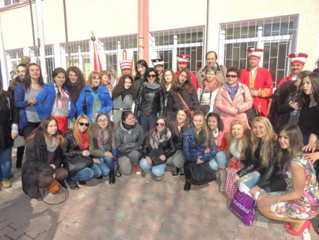 Elevi şi profesori de la Colegiul „Dimitrie Cantemir” au fost pentru o săptămână oaspeţi ai unei şcoli din Turcia