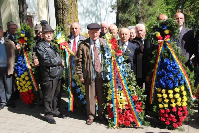 La Monumentul Eroilor din Suceava au fost depuse coroane de flori