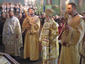 Arhiepiscopul Sucevei şi Rădăuţilor a săvârşit pe 4 mai Sfânta Liturghie în Parohia Straja