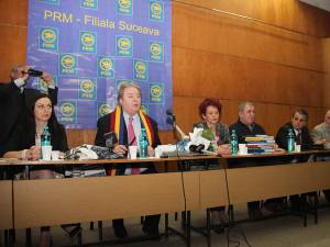 Corneliu Vadim Tudor, preşedintele Partidului România Mare, s-a aflat ieri la Suceava, în cadrul campaniei pentru alegerile europarlamentare de pe 25 mai