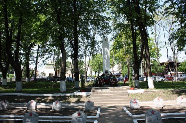 Cimitirul ostaşilor sovietici din municipiul Fălticeni