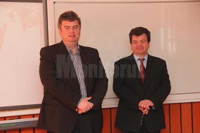 Preşedintele Consiliului Judeţean, Cătălin Nechifor, alături de directorul colegiului, Virginel Iordache
