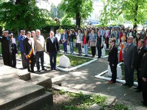 Ambasada Federaţiei Ruse în România şi Comunitatea Ruşilor Lipoveni din România au organizat un eveniment festiv în Cimitirul ostaşilor sovietici din municipiul Fălticeni