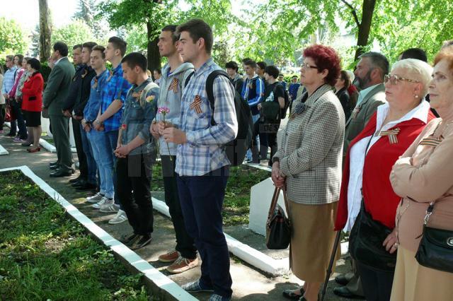 „9 Mai – Ziua Victoriei”, marcată la Cimitirul ostaşilor sovietici