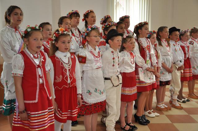Etnicii polonezi au participat duminică la Poiana Micului la o triplă aniversare