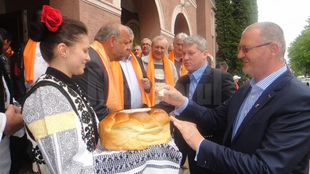 Orest Onofrei, candidatul PDL pentru Parlamentul European, s-a întâlnit cu alegătorii din municipiul şi zona Rădăuţi