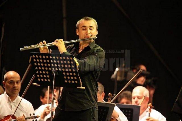 Flautistul Cătălin Opriţoiu va concerta pe scena suceveană