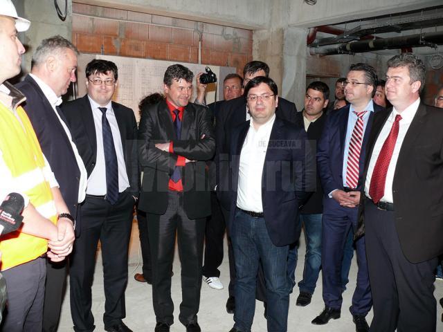 Nicolae Bănicioiu, ministru al Sănătăţii, a fost prezent vineri, pe șantierul Spitalului Municipal Fălticeni