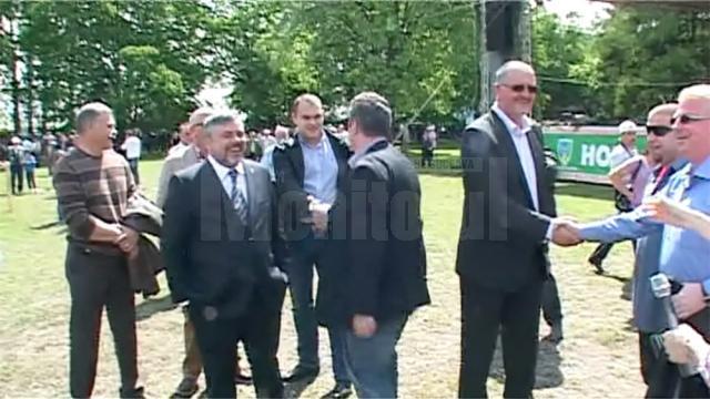 Hora Bucovinei, armistițiu de câteva ore pentru toţi politicienii
