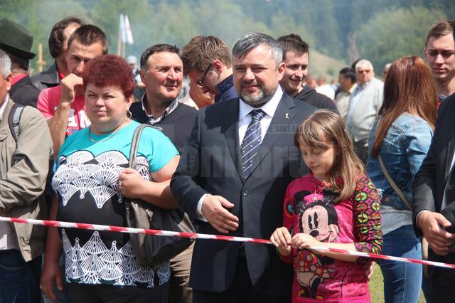 Hora Bucovinei a adus ieri la Bucşoaia mii de oameni din toate colțurile judeţului